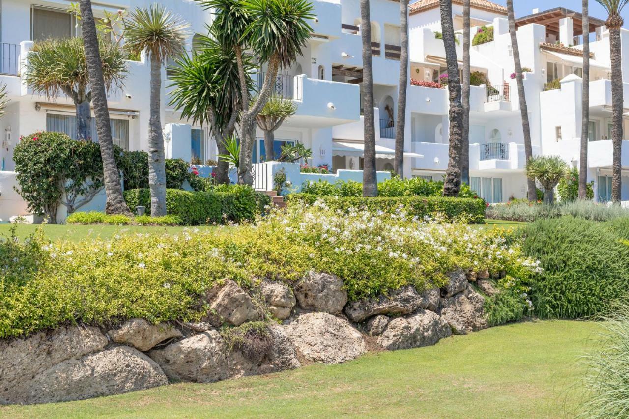 Hanami Alcazaba Beach Front Sea View エステポナ エクステリア 写真